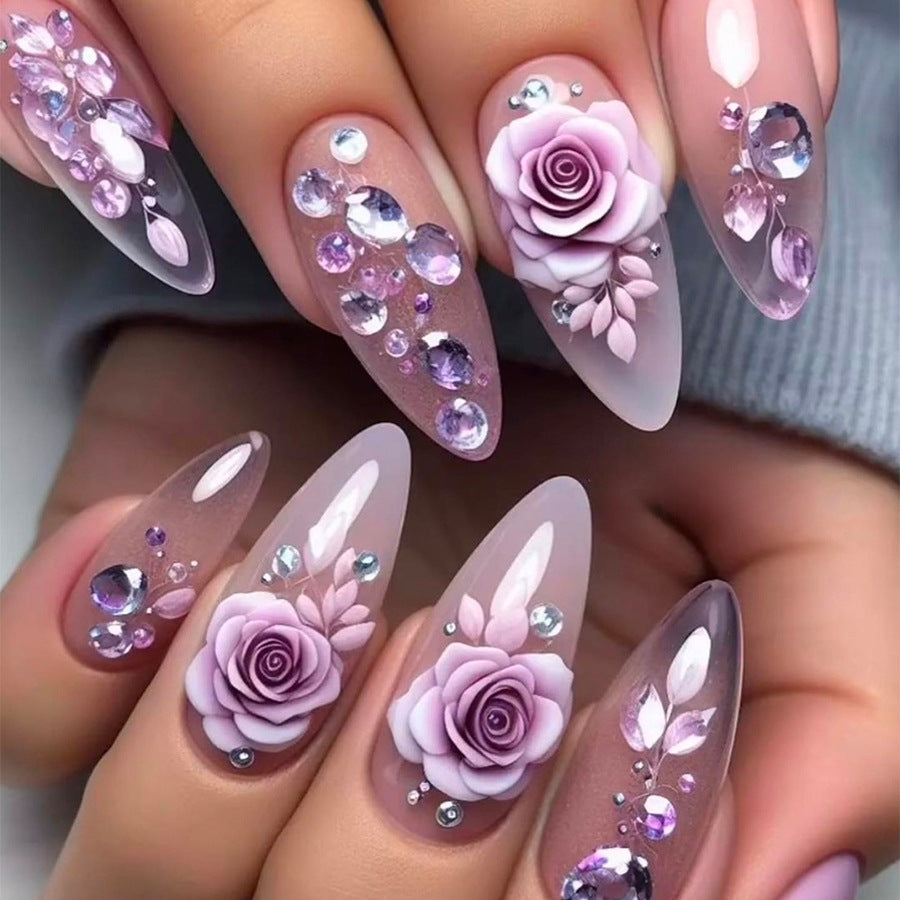 Kreatives Kunstnagelset mit eleganten Rosen-Akzenten und sanftem Farbverlauf Brehn