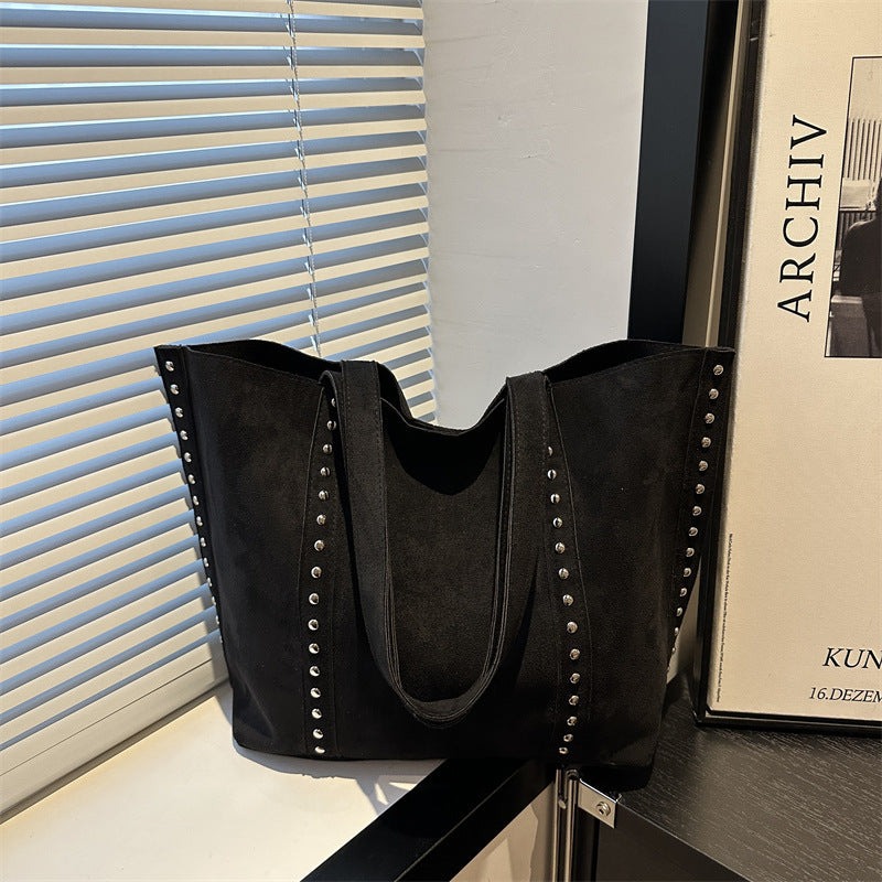 Chic Nieten Wildleder Tote Bag Brehn