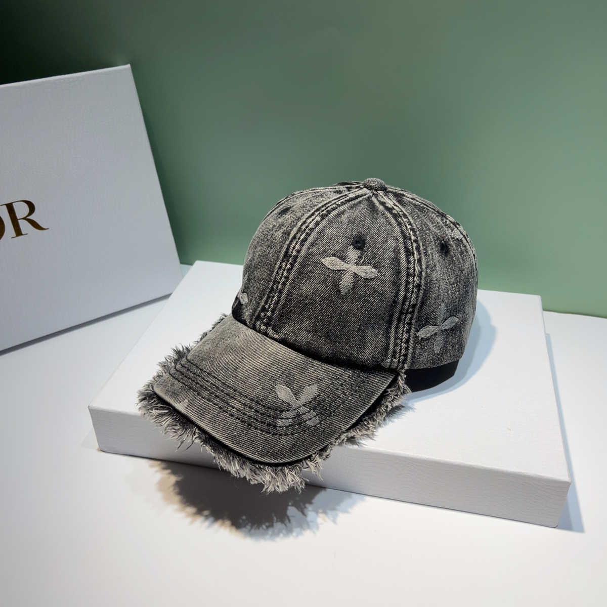 Unisex Distressed Denim Frayed Cap Brehn
