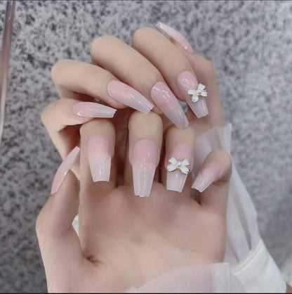 Künstlerisches Press-On Nageldesign Brehn