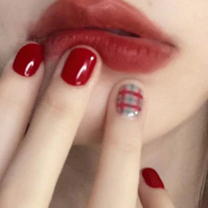 Kunstvolle Nagelverlängerungen mit elegantem Blattmuster Brehn