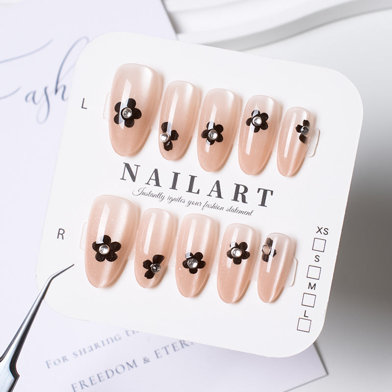 Floral Accent Press-On Nail Set Brehn