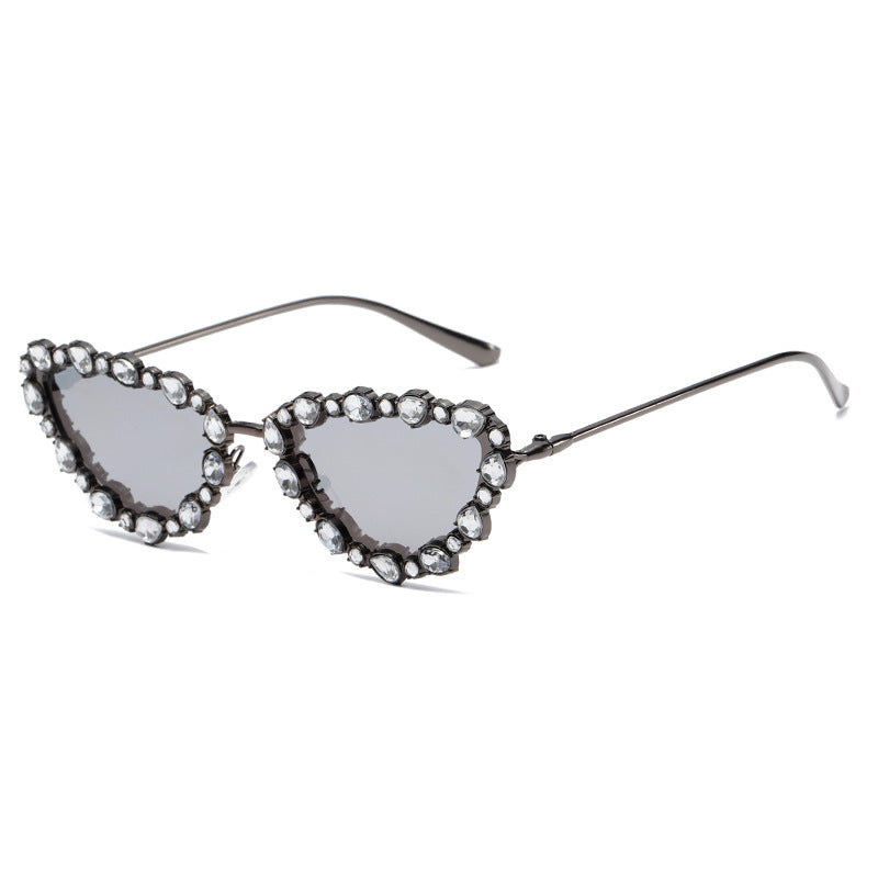 Damen Herzförmige Designer-Sonnenbrille mit glamourösem Kristallrahmen Brehn