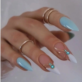 Künstlerisches Press-On-Nagelset mit eleganten Details Brehn