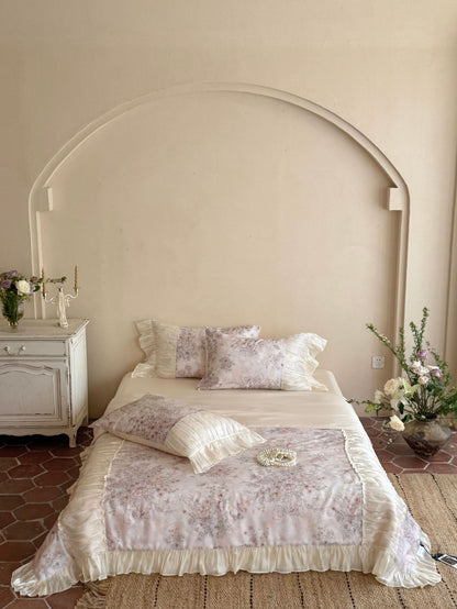 Satin-Bettwäschegarnitur im Vintage-Look mit Volant und floralem Jacquard Brehn