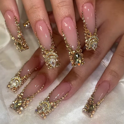 Kunstnagelset mit eleganten Strass- und Glitzerakzenten Brehn