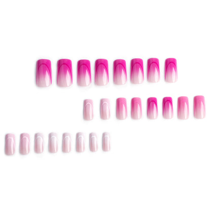 Kunstvolle Nagelverlängerungen mit eleganten Ombre-Effekten Brehn
