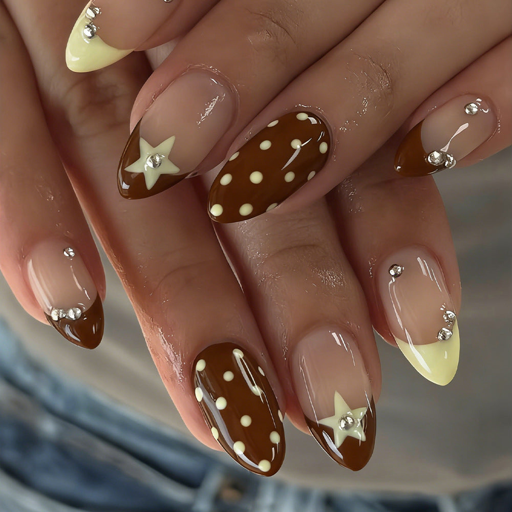 Verspielte dekorative Nagelkunstspitzen Brehn