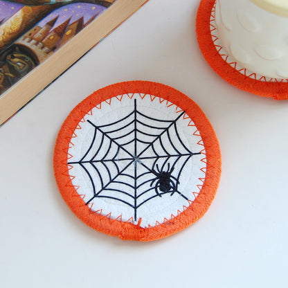 Runde Filz- und Baumwoll-Untersetzer mit gesticktem Halloween-Spukhausmotiv