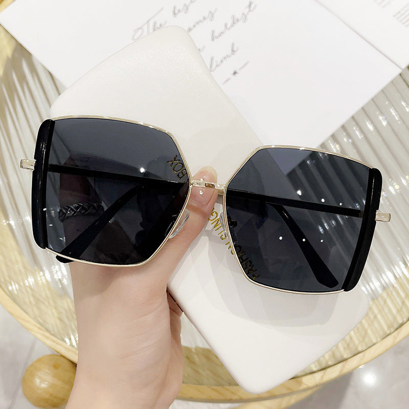 Damen Geometrische Sonnenbrille mit luxuriösem Metallrahmen Brehn