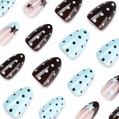 Kunstvolle Nagelverlängerungen mit modernem Sternen-Design Brehn