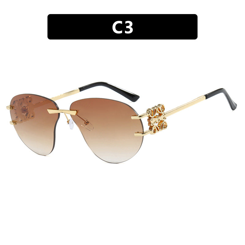 Damen modische Sonnenbrille im eleganten Aviator-Stil mit Kunststeindetails Brehn