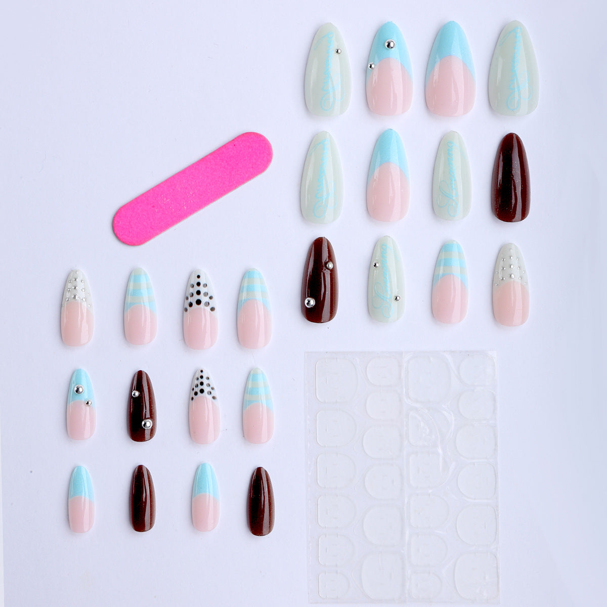 Künstliche Stiletto-Nägel mit Glamourösen Applikationen Brehn