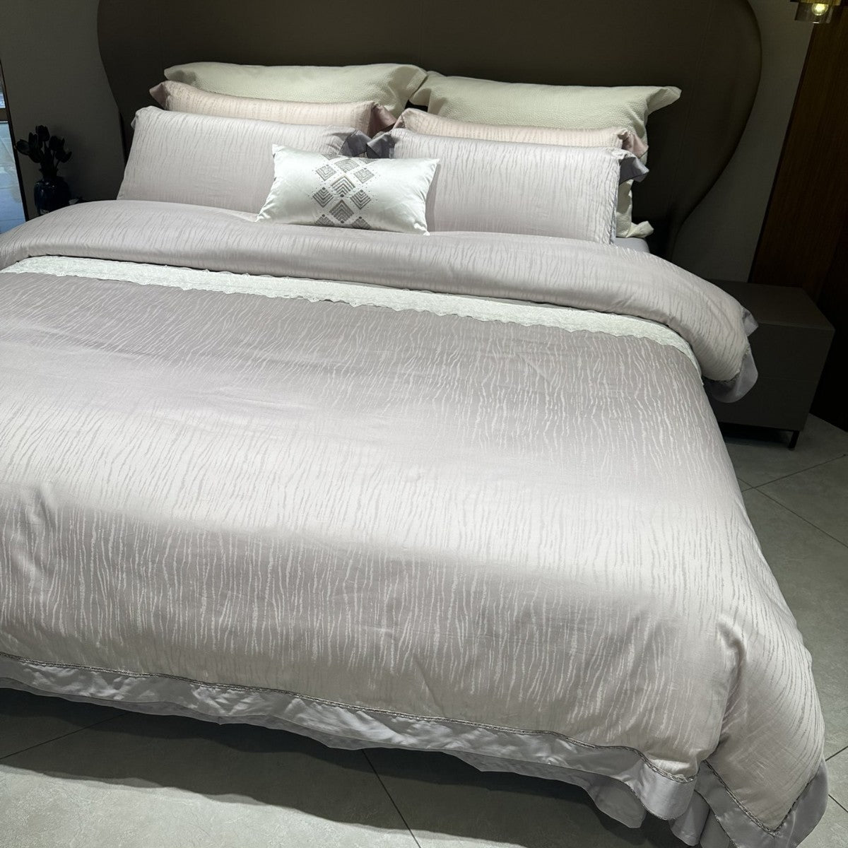 luxuriöses Baumwollsatin Bettwäsche-Set mit bestickter Kante