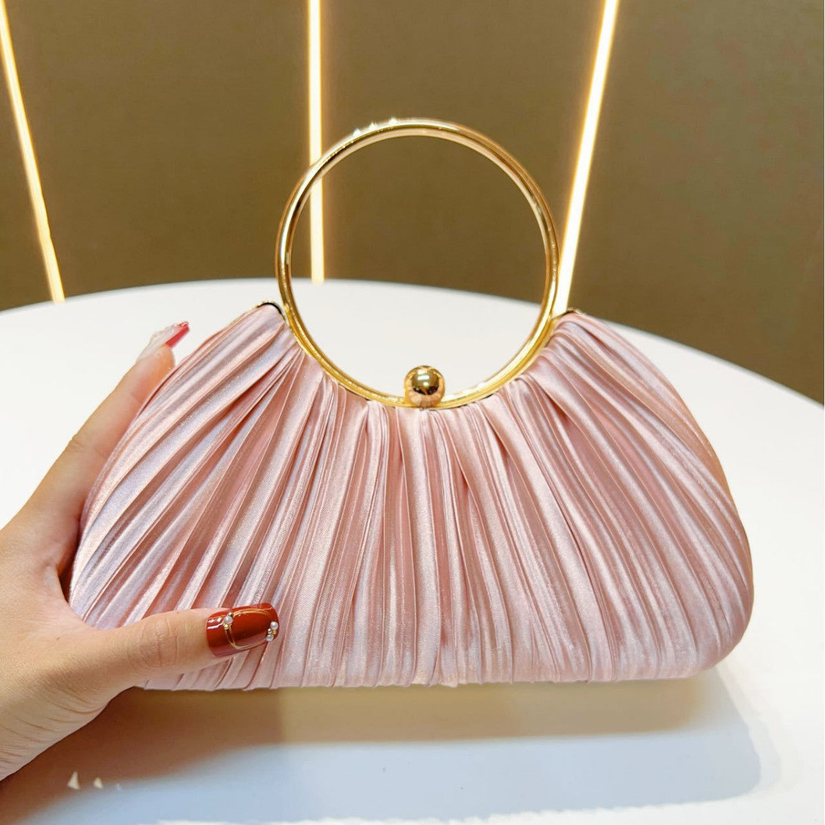 Luxuriöse plissierte abendliche Clutch