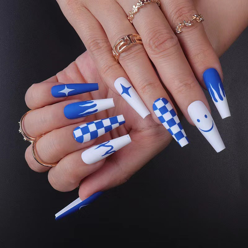 Kunstnagelset mit kreativem geometrischen Design Brehn