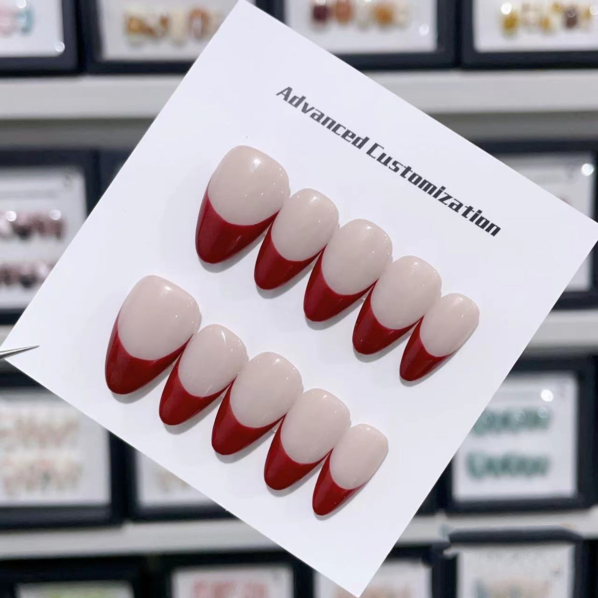 Anpassbares French Tip Press-On Nails Set