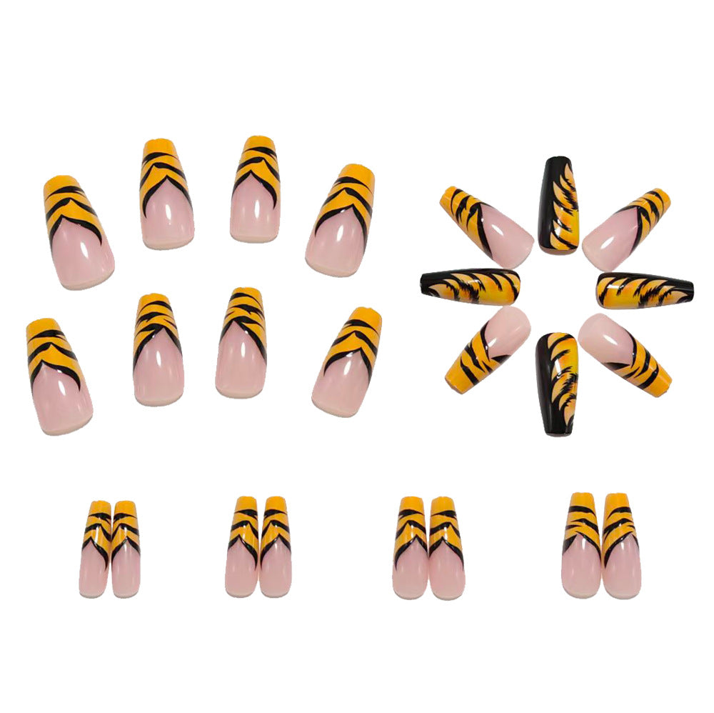 Kunstnagel mit Tiger Design Brehn