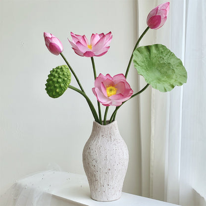 Dekorativer künstlicher Lotusblumenstrauß für die Heimdekoration