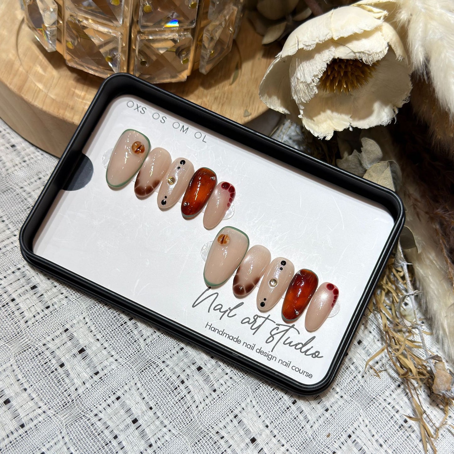 Handgemachtes Press-On Nail Art Set Brehn
