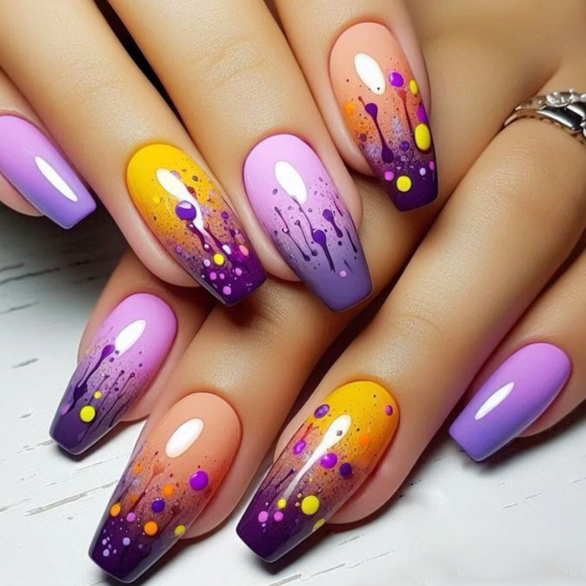 Künstlerische Gradient-Nagelerweiterungen Brehn
