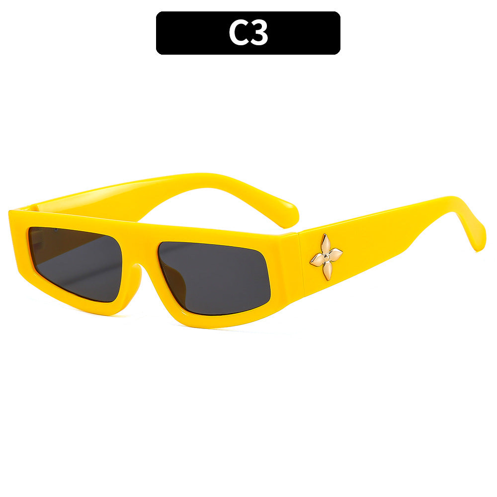 Modische, kantige Sonnenbrille