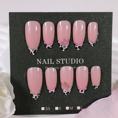 Kunstnagelset mit eleganten Blüten- und Leopardenmuster Brehn