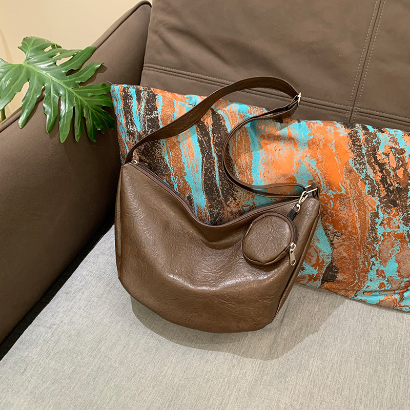 Lässige Schultern tote Tasche