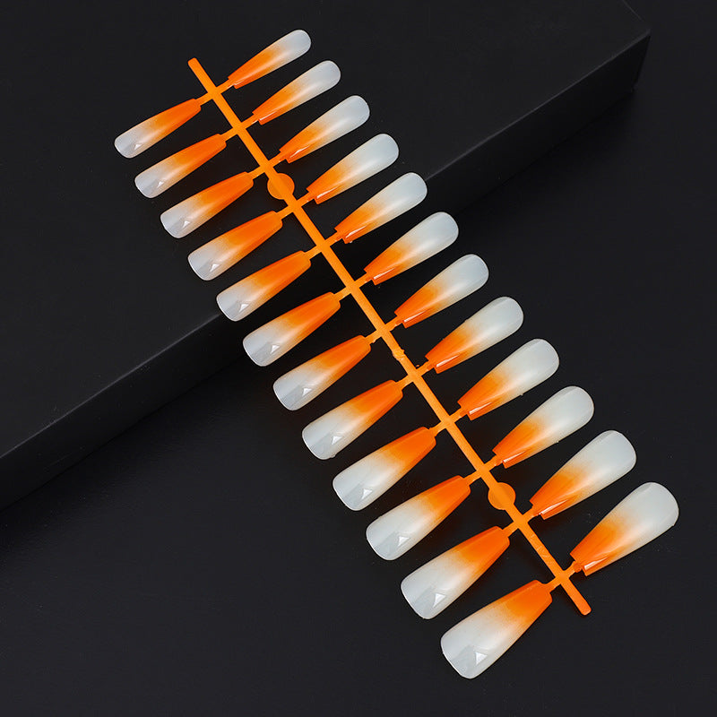 Kunstnägel im eleganten Ombre-Design Brehn