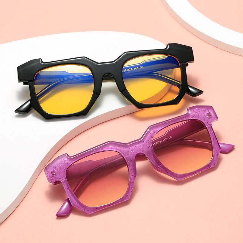 Damen geometrische Sonnenbrille mit markantem, hochwertigem Kunststoffrahmen Brehn