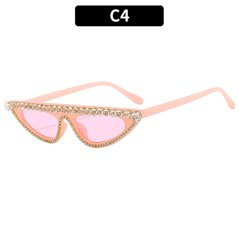 Stylische mit Rhinestone verzierten Katzenaugen-Sonnenbrillen
