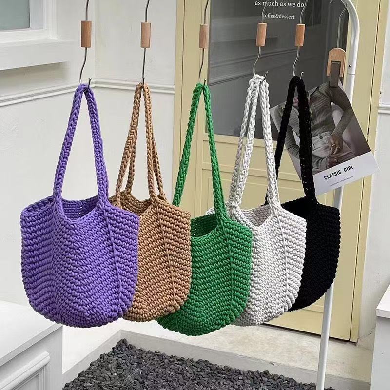 Trendige, Handgefertigte Häkel-Tasche Brehn