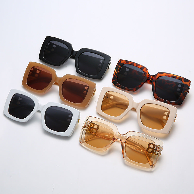 Damen oversized Sonnenbrille mit elegantem Design und luxuriösen Details Brehn