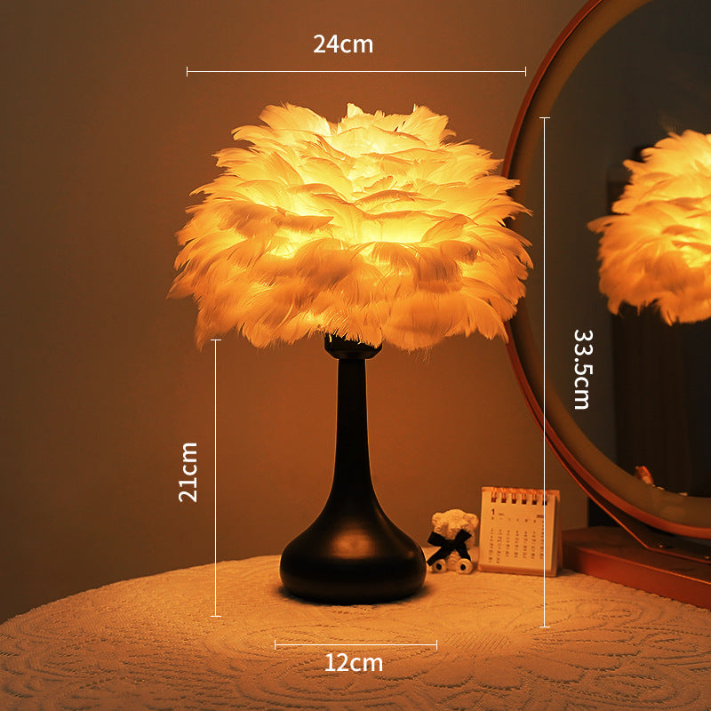 Federstil beleuchtete Tischlampe