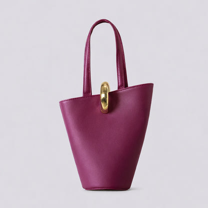 Schlanke moderne Handtasche