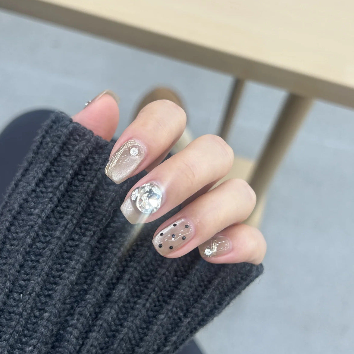 Luxuriöses Dekoratives Press-On Nagelkunst Set Brehn