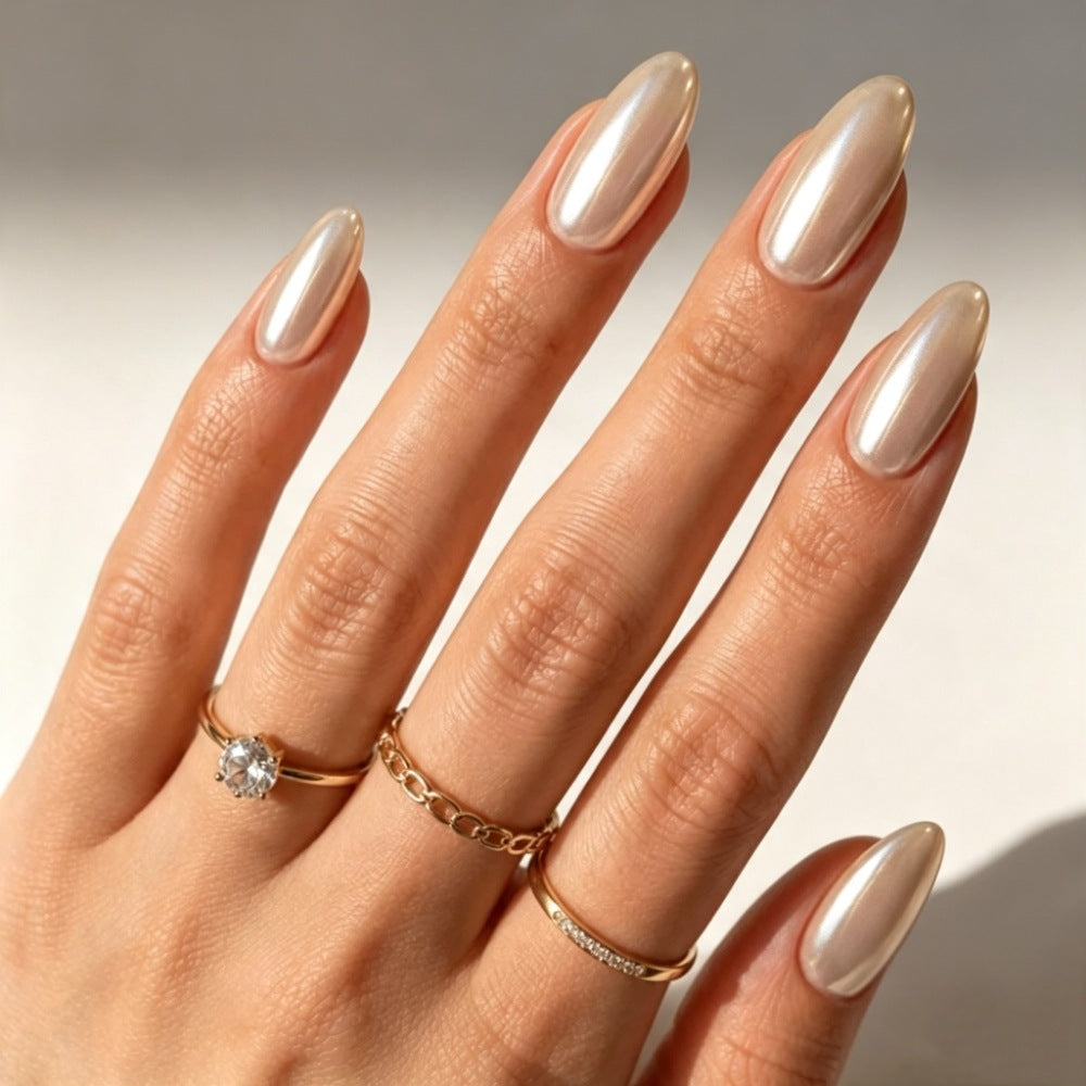 Kunstnägel mit Hochglanz-Finish und Elegantem Design Brehn