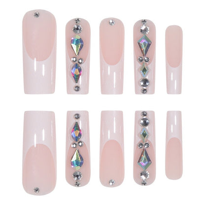Kunstnagelset mit glamourösen Strass- und 3D-Verzierungen Brehn