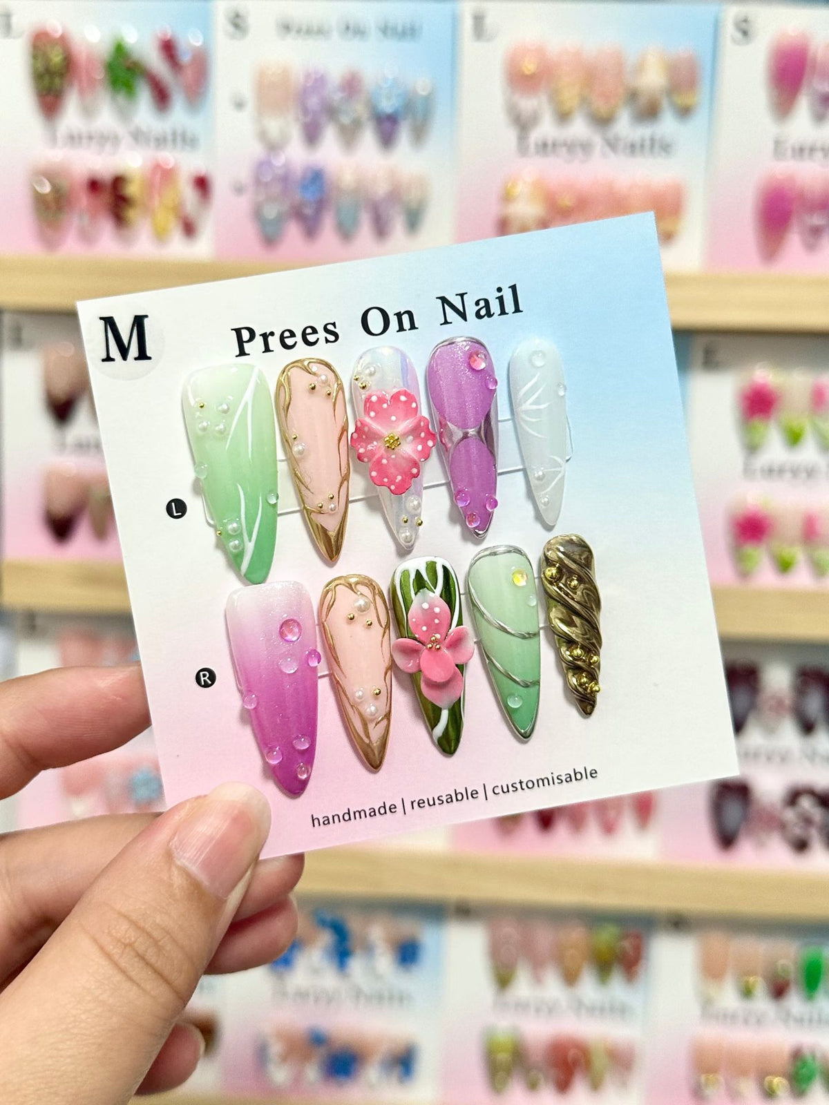 Anpassbares 3D Blumen Press-On Nagelkunst Set
