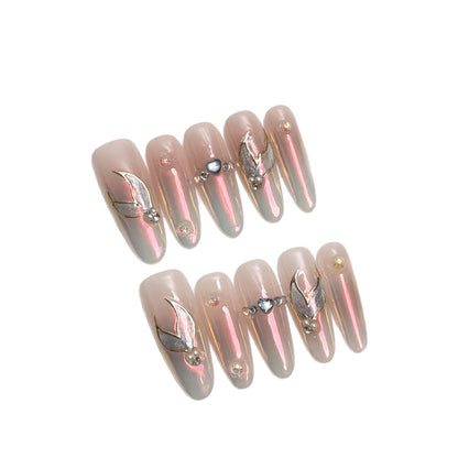 Elegante Stiletto Press-On Nagelverzierungen Brehn