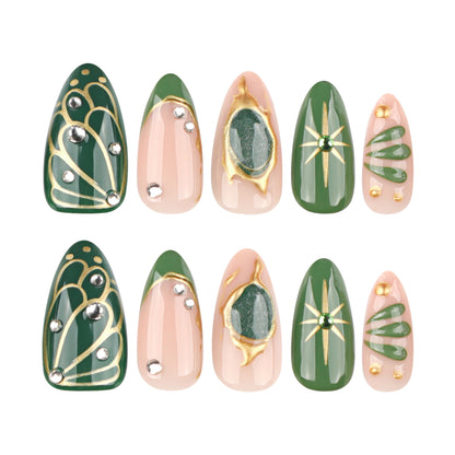 Kunstvolle Nagelverlängerungen mit elegantem Gold- und Grünglanz Brehn