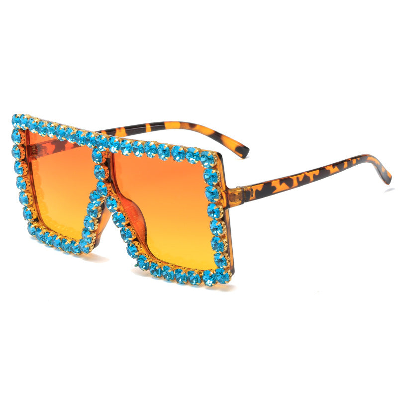 Damen auffällige quadratische Sonnenbrille mit funkelnden Applikationen Brehn