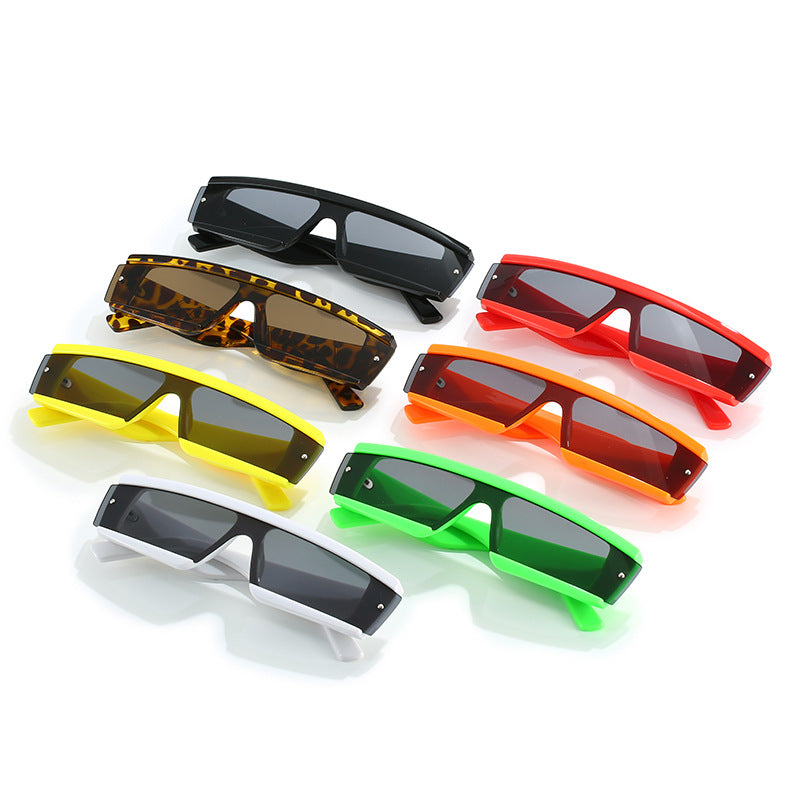 Damen futuristische Sonnenbrille im kantigen Design Brehn