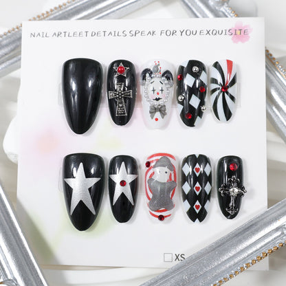 Kunstnagelset mit kreativen Halloween-Motiven und eleganten Akzenten Brehn