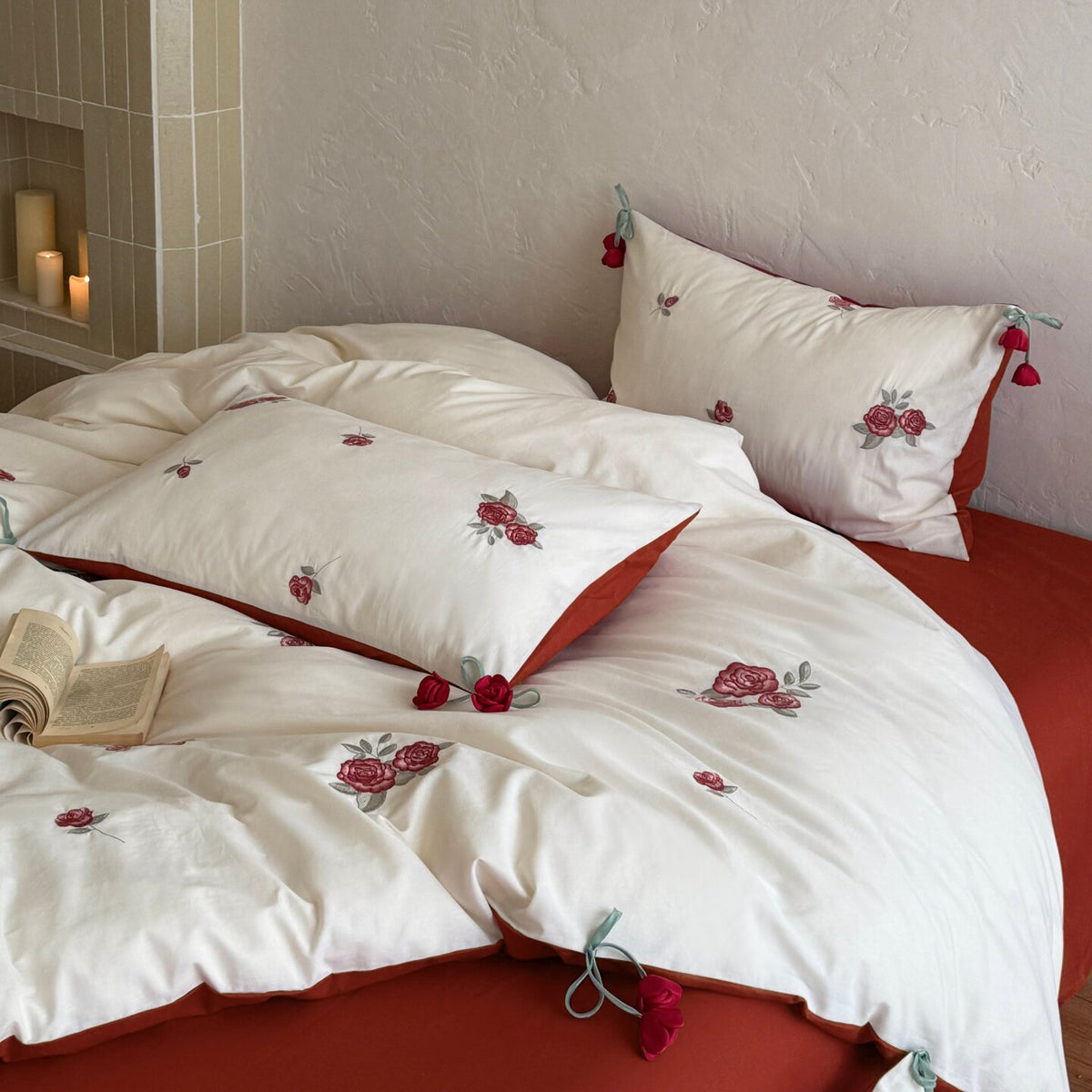 Bestickte Rosen Baumwollsatin Wendebettwäsche Set