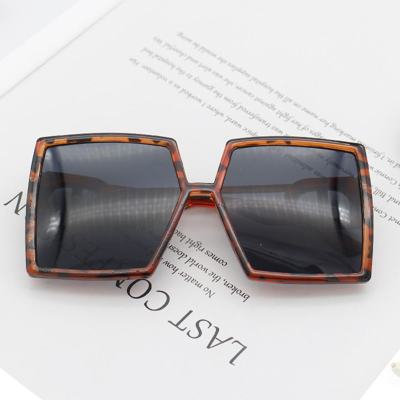 Damen quadratische Sonnenbrille mit luxuriösem Rahmen Brehn