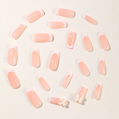 Elegante French Tip Nagelverlängerungen Brehn