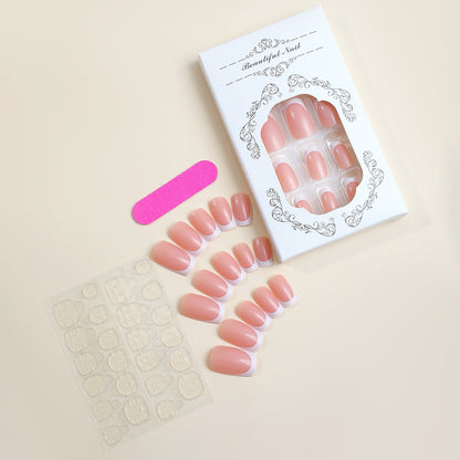 Kunstnagelset mit elegantem French-Design Brehn
