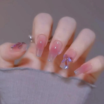 Kunstfingernägel mit Stilvollem Herz- und Ombre-Design Brehn