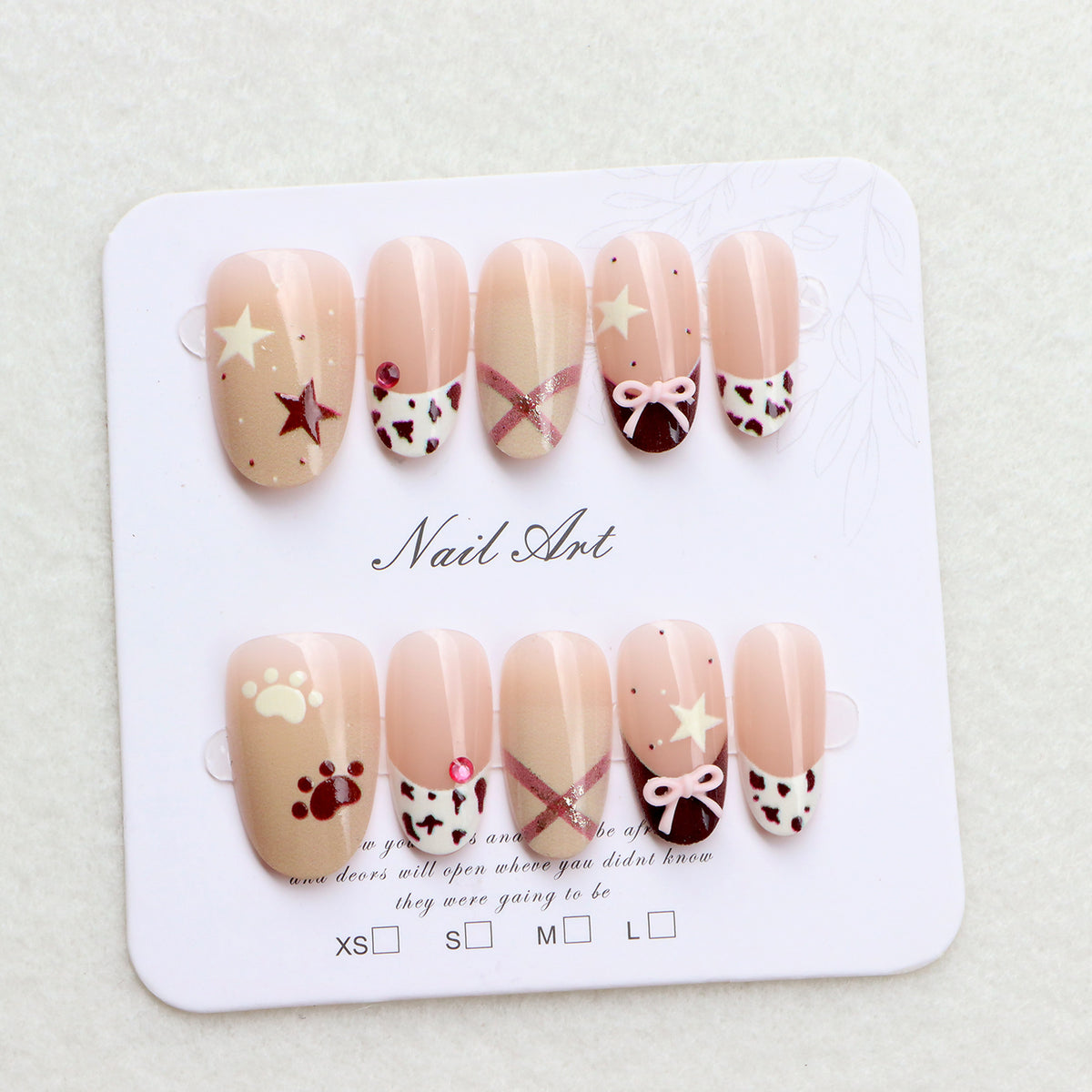 Thematische Press-On Nail Art Set mit charmanten Designs Brehn